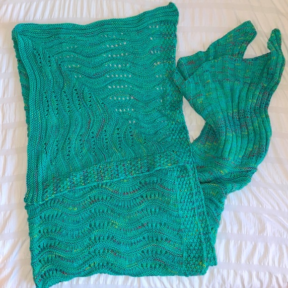 Large knitted mermaid sack blanket - Picture 2 of 9